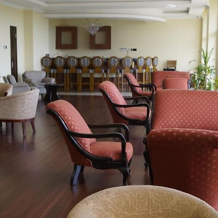 The White Rhino Hotel 尼耶利 外观 照片
