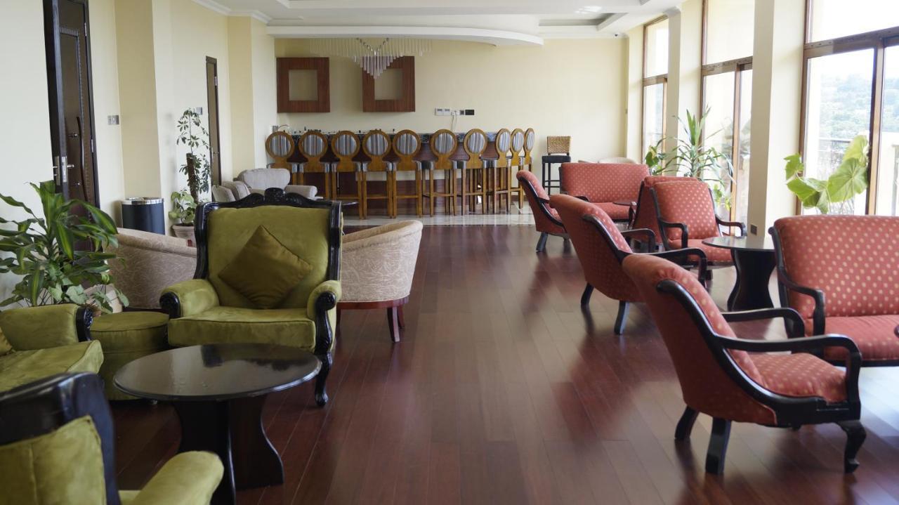 The White Rhino Hotel 尼耶利 外观 照片