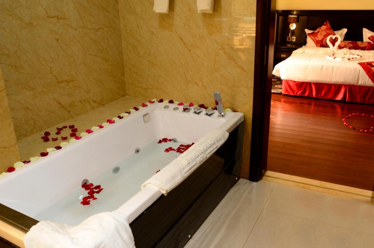 The White Rhino Hotel 尼耶利 外观 照片