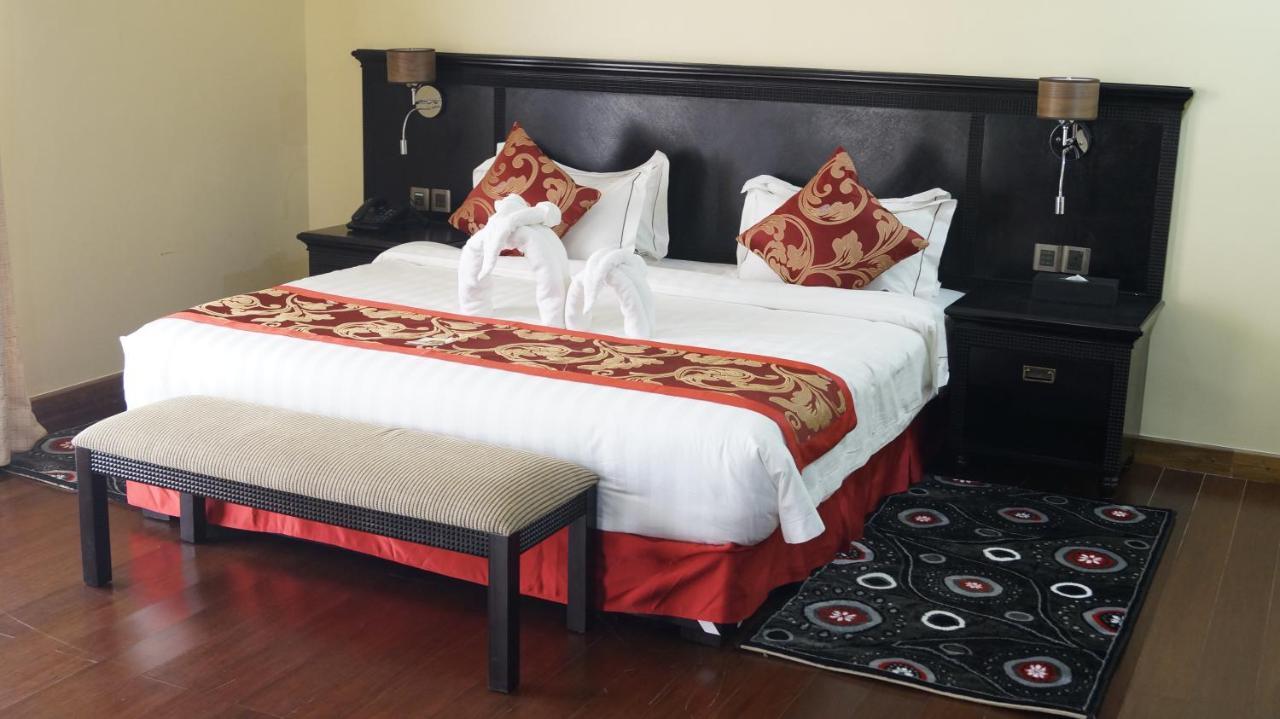 The White Rhino Hotel 尼耶利 外观 照片
