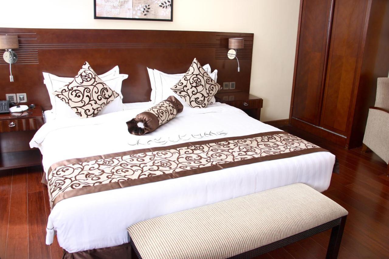 The White Rhino Hotel 尼耶利 外观 照片