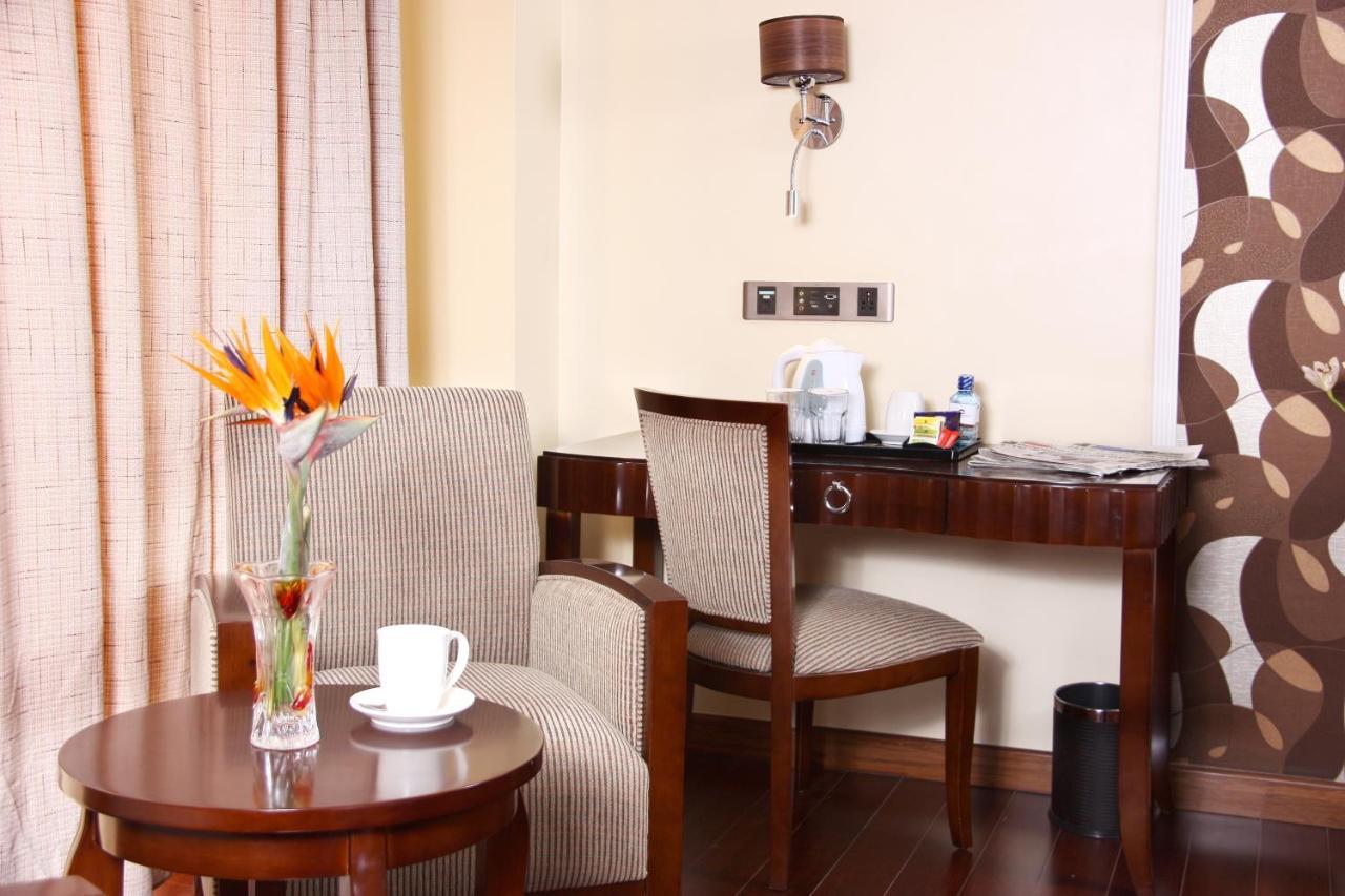 The White Rhino Hotel 尼耶利 外观 照片